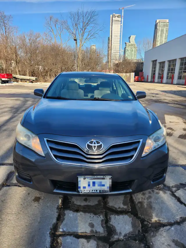 2010 Toyota Camry - Serviced at Toyota - Selling Certified - Photo 2