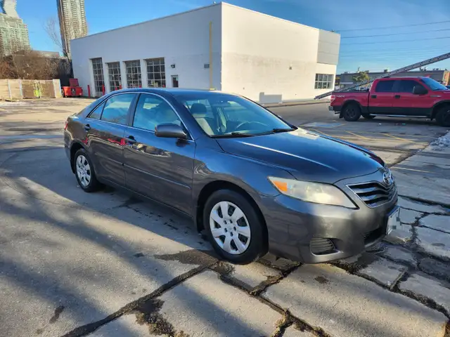 2010 Toyota Camry - Serviced at Toyota - Selling Certified - Photo 3