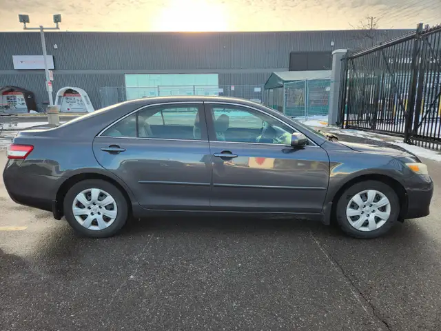 2010 Toyota Camry - Serviced at Toyota - Selling Certified - Photo 7