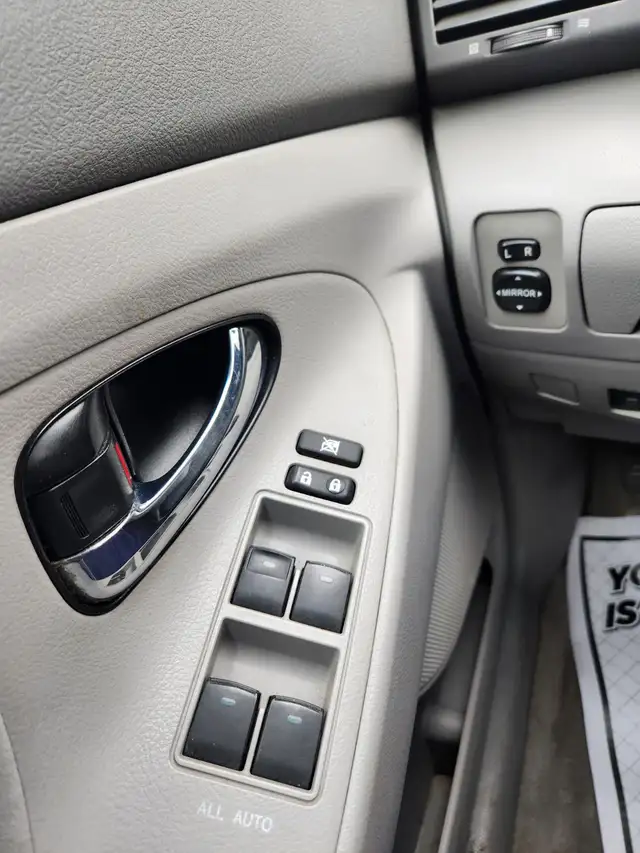 2010 Toyota Camry - Serviced at Toyota - Selling Certified - Photo 9