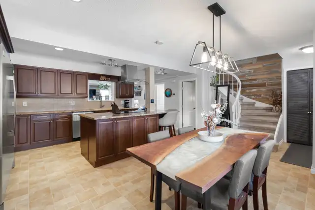 Extensively Upgraded 3bdrm 2-Storey Home on a Private Treed Lot! - Photo 2