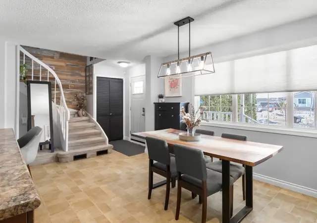 Extensively Upgraded 3bdrm 2-Storey Home on a Private Treed Lot! - Photo 3