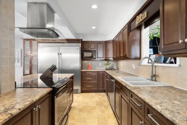 Extensively Upgraded 3bdrm 2-Storey Home on a Private Treed Lot! - Photo 4