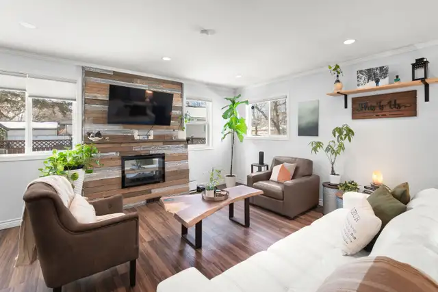 Extensively Upgraded 3bdrm 2-Storey Home on a Private Treed Lot! - Photo 5