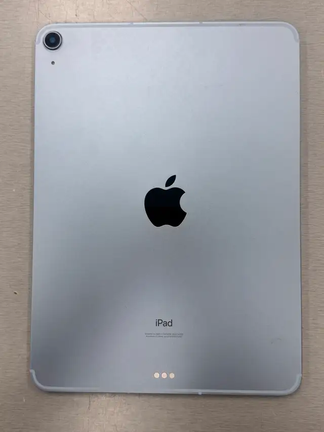 iPad Air 5th Gen - 64GB/LTE with Pencil - Photo 3