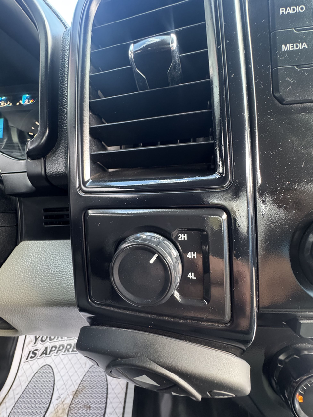 2016 Ford F-150 EXTENDED CAB 4x4 — CERTIFIED — - Photo 10