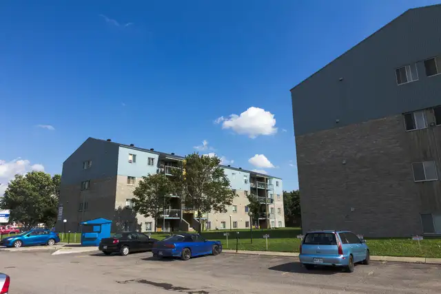 4 1/2 Charlesbourg Place Gros Pin libre ou octobre