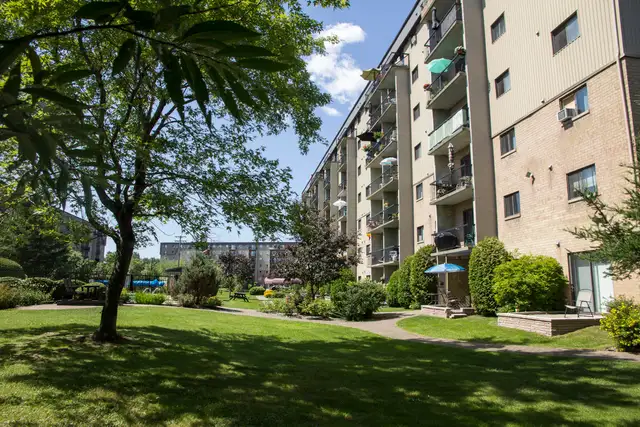 4 1/2 Charlesbourg - Piscine - jardins- libre ou juillet - Photo 7