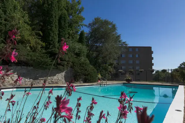 3 1/2 SILLERY PLAZA - PROMENADE CHAMPLAIN- juin - Photo 2