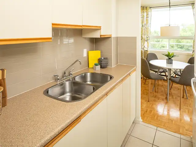 Apartment for Rent: 2 Bedroom A - Parkway Towers - Photo 10