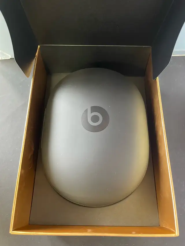 BEATS STUDIO 3 HEADPHONES WIRELESS W/BOX - Photo 3