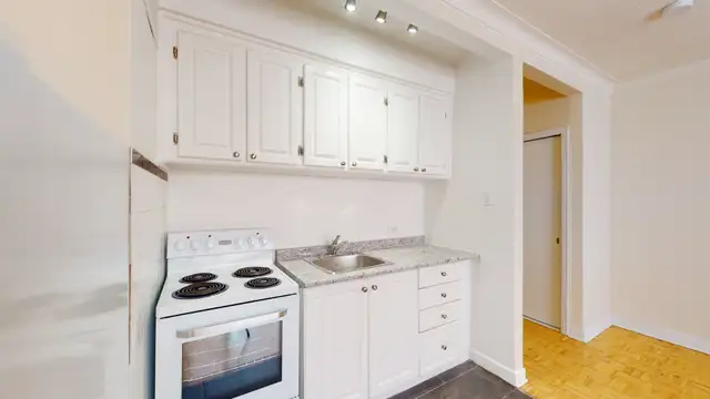 Bachelor Unit in Sandy Hill Available For June1st | Pet Friendly
