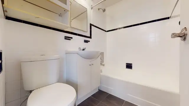 Bachelor Unit in Sandy Hill Available For June1st | Pet Friendly - Photo 6