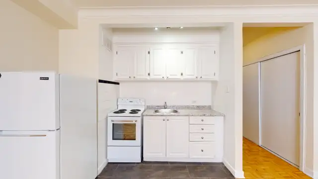 Bachelor Unit in Sandy Hill Available For June1st | Pet Friendly - Photo 7