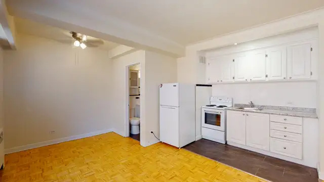 Bachelor Unit in Sandy Hill Available For June1st | Pet Friendly - Photo 11