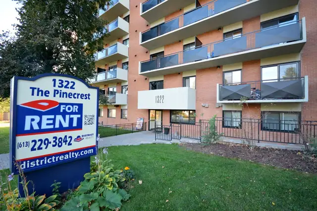 Bachelor for June 1, all-inclusive, easy access to Kanata