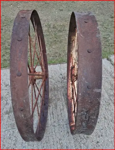 Two Vintage Antique Steel Wheels.  Four feet tall. - Photo 2