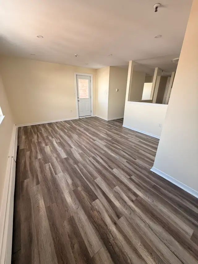 Corner 2BR - Unit 310 - Balcony - July 1st - Heat & Water Incl. - Photo 2