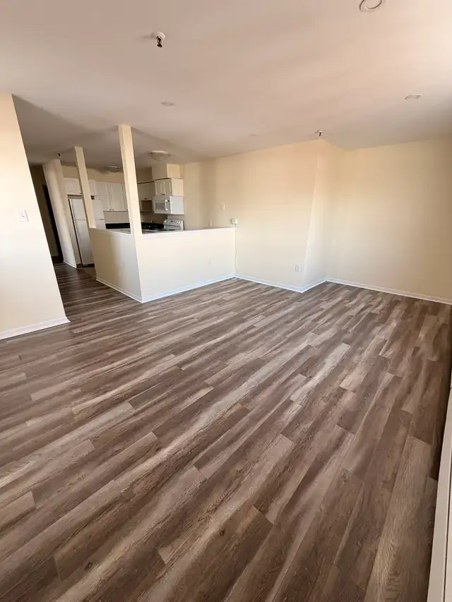 Corner 2BR - Unit 310 - Balcony - July 1st - Heat & Water Incl. - Photo 3