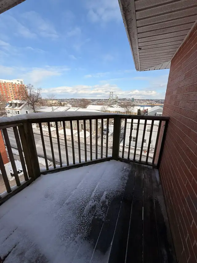Corner 2BR - Unit 310 - Balcony - July 1st - Heat & Water Incl. - Photo 8