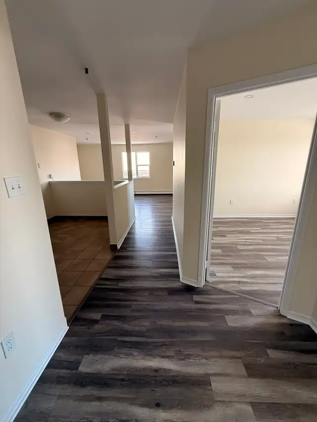 Corner 2BR - Unit 310 - Balcony - July 1st - Heat & Water Incl. - Photo 12