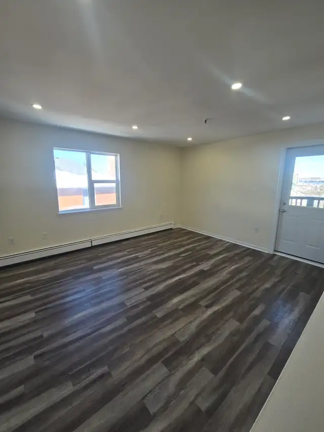 Corner 2BR - Unit 310 - Balcony - July 1st - Heat & Water Incl. - Photo 14