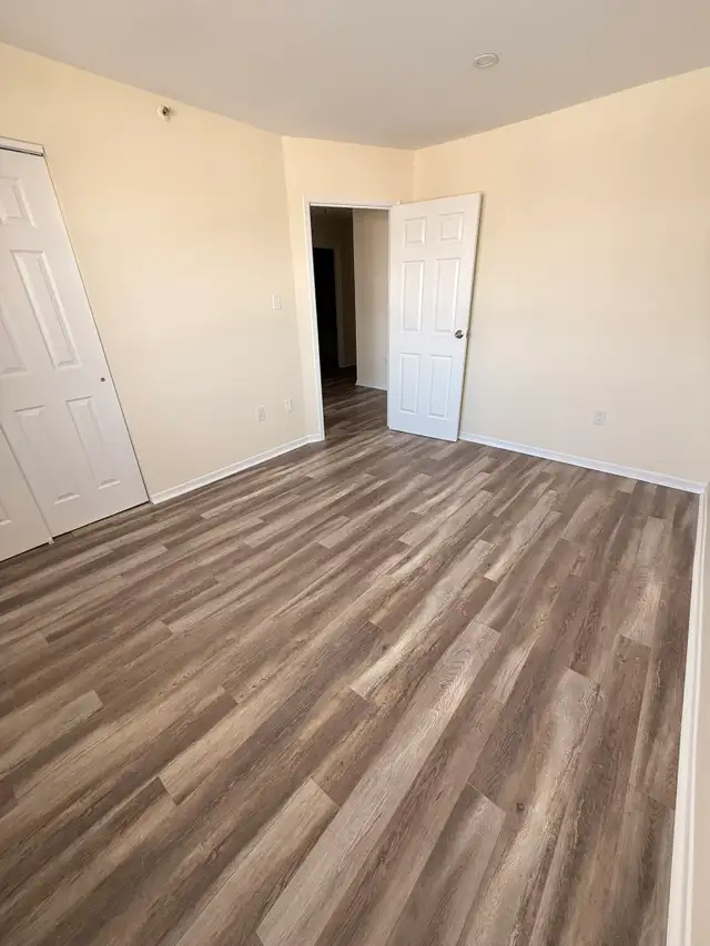 Corner 2BR - Unit 310 - Balcony - July 1st - Heat & Water Incl. - Photo 16