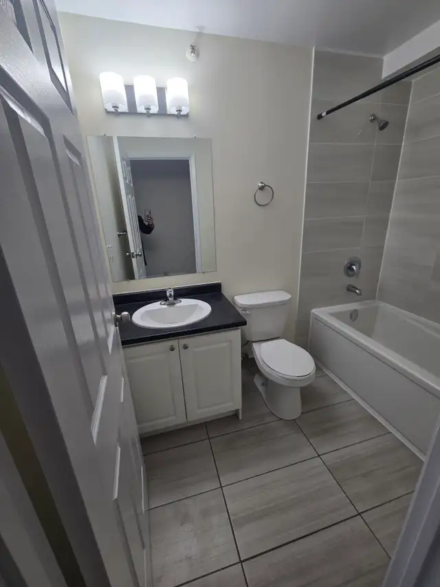 Corner 2BR - Unit 310 - Balcony - July 1st - Heat & Water Incl. - Photo 18