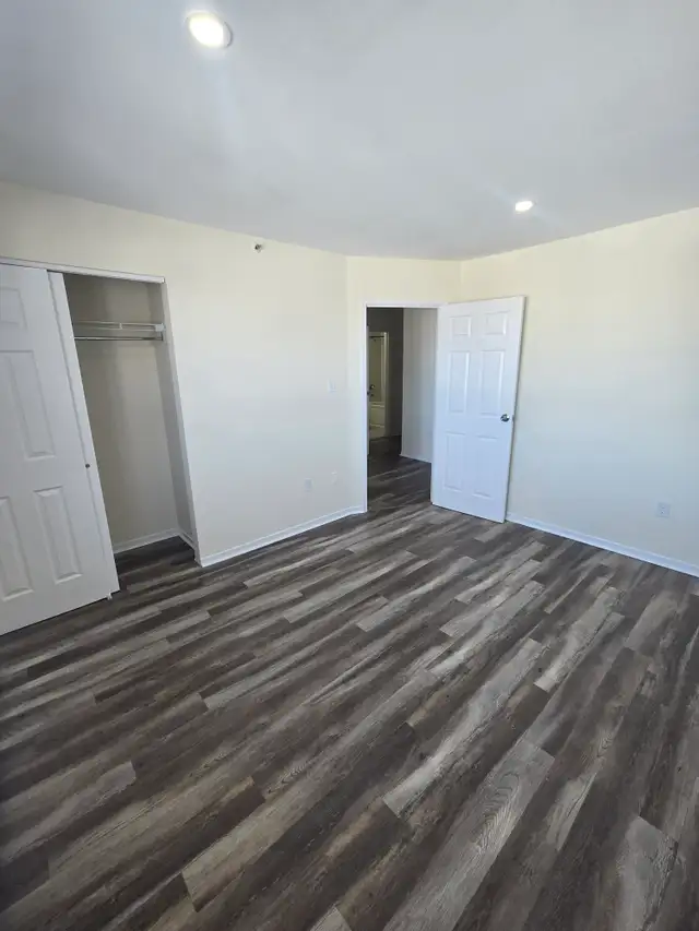 Corner 2BR - Unit 310 - Balcony - July 1st - Heat & Water Incl. - Photo 23