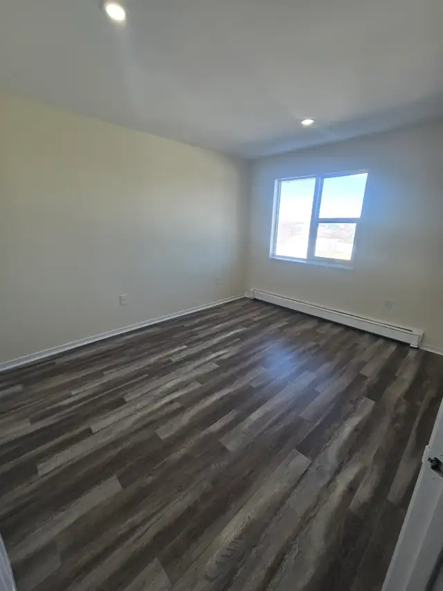 Corner 2BR - Unit 310 - Balcony - July 1st - Heat & Water Incl. - Photo 26