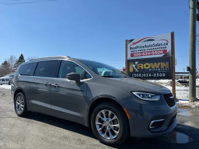 2022 Chrysler Pacifica Touring L AWD CERTIFIED!! CLEAN CARFAX!