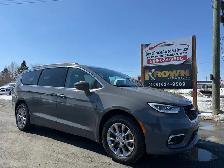 2022 Chrysler Pacifica Touring L AWD CERTIFIED!! CLEAN CARFAX!