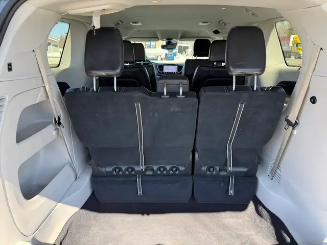 2022 Chrysler Pacifica Touring L AWD CERTIFIED!! CLEAN CARFAX! - Photo 19