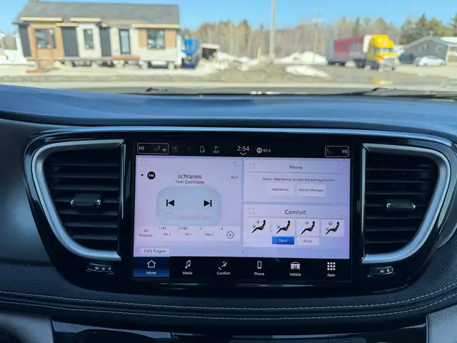 2022 Chrysler Pacifica Touring L AWD CERTIFIED!! CLEAN CARFAX! - Photo 28