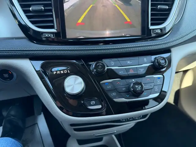 2022 Chrysler Pacifica Touring L AWD CERTIFIED!! CLEAN CARFAX! - Photo 31