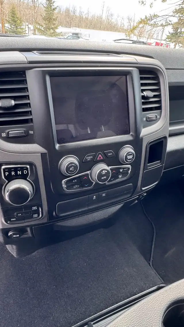 2019 Ram 1500 SPORT Classic  Crew cab - Photo 9