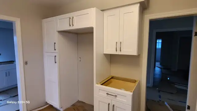 Hardwood & Premium Quality Cabinets in GTA Ontario - Photo 2