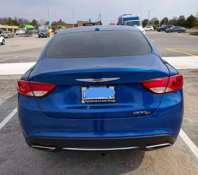 2015 Chrysler 200C - Photo 2