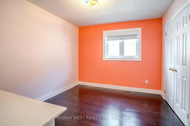 4 Bedrooms Detached Home in Richmond Hill - Photo 8