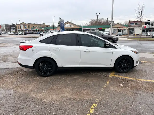 2015 Ford Focus SE FWD 2.0L One Owner Carfax Clean Certified - Photo 4