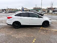 2015 Ford Focus SE FWD 2.0L One Owner Carfax Clean Certified - Photo 4