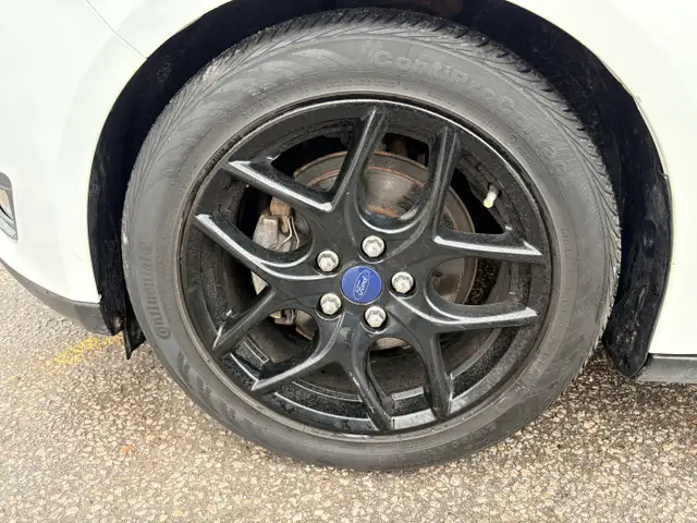 2015 Ford Focus SE FWD 2.0L One Owner Carfax Clean Certified - Photo 10