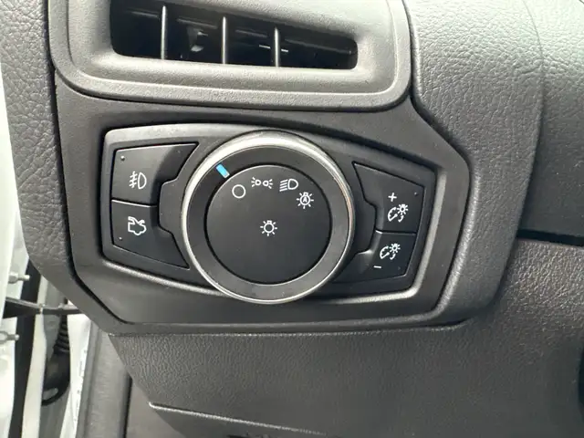 2015 Ford Focus SE FWD 2.0L One Owner Carfax Clean Certified - Photo 27