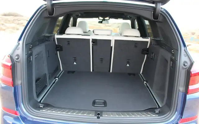 Private Driver (Ottawa to Montreal Airport) - Photo 3