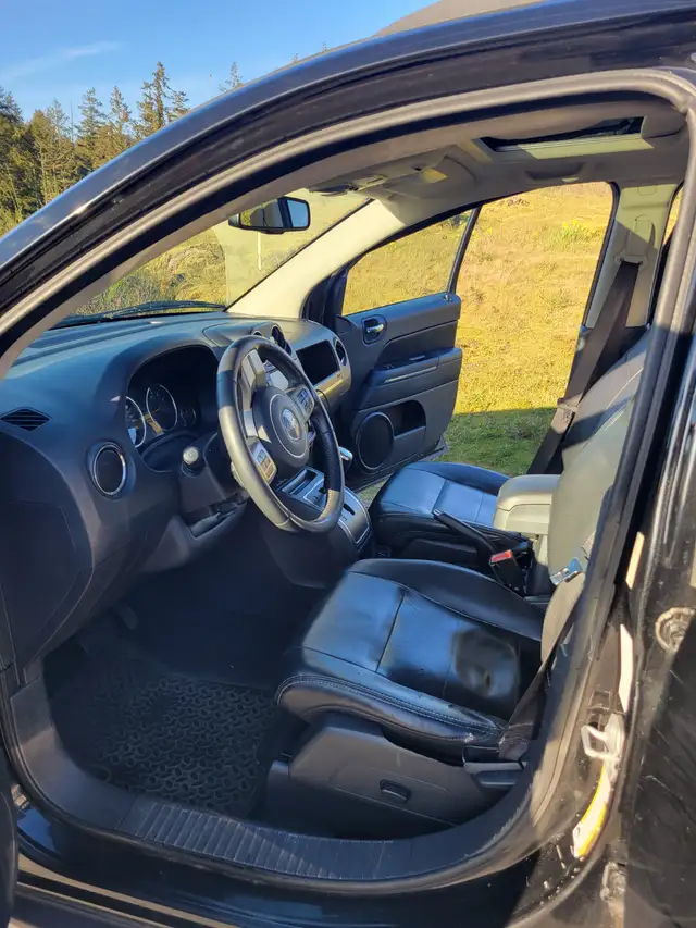 2012 Jeep Compass SUV - Photo 3