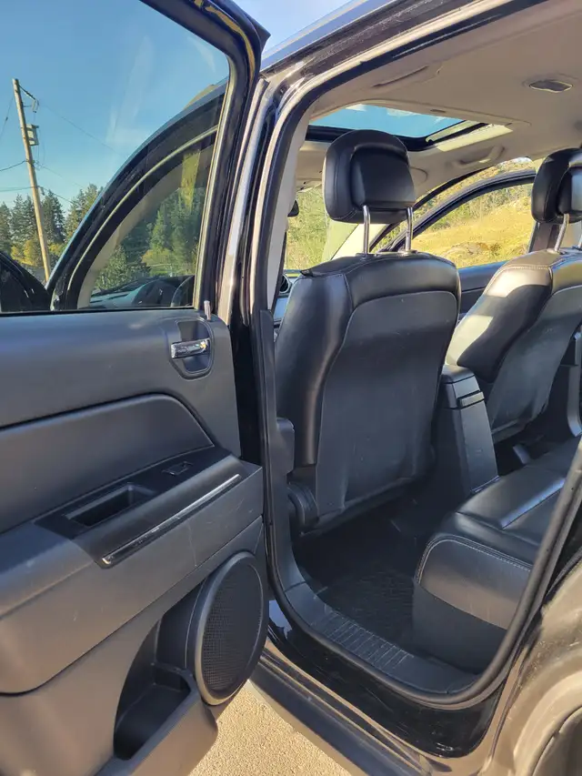 2012 Jeep Compass SUV - Photo 5