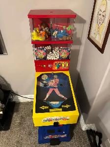 WOWIE ZOWIE SPORTSBLASTE  VENDING MACHINE. 300 or best offer