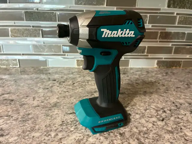 New Brushless Makita LXT 1/4' Impact Driver