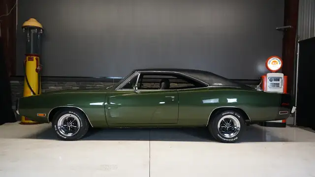 1970 Dodge Charger - Original Panel/440/4 Speed/SureGrip