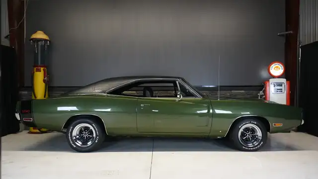 1970 Dodge Charger - Original Panel/440/4 Speed/SureGrip - Photo 4